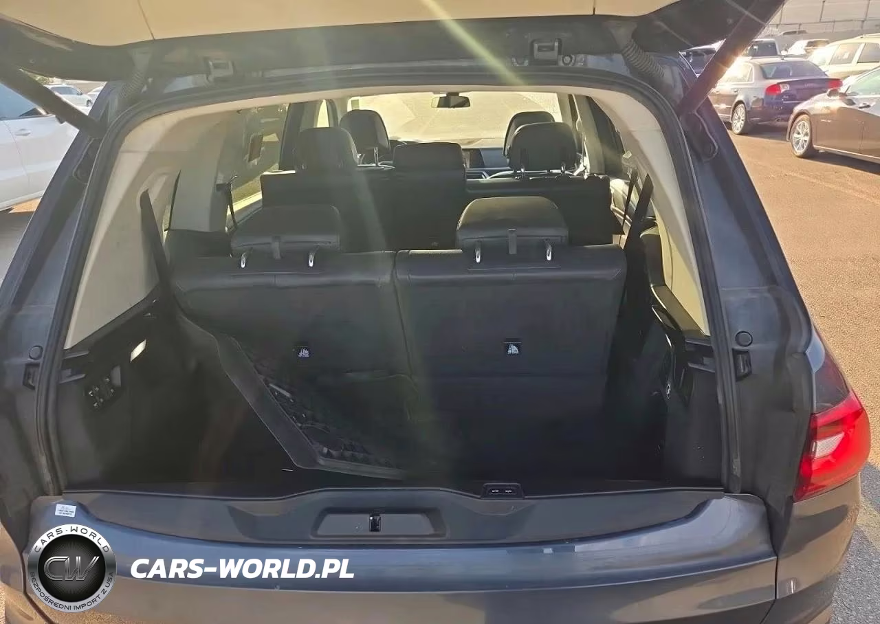 2019 BMW X7 xDrive50I VIN:5UXCX4C53KLS35998 - 12