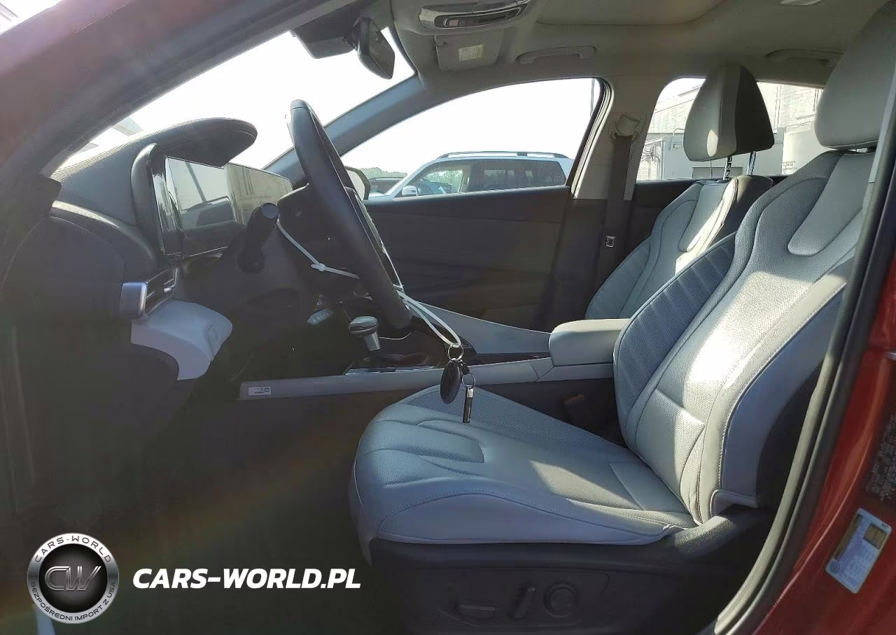 2025 Hyundai Elantra Limited VIN:KMHLP4DG2SU957647 - 7