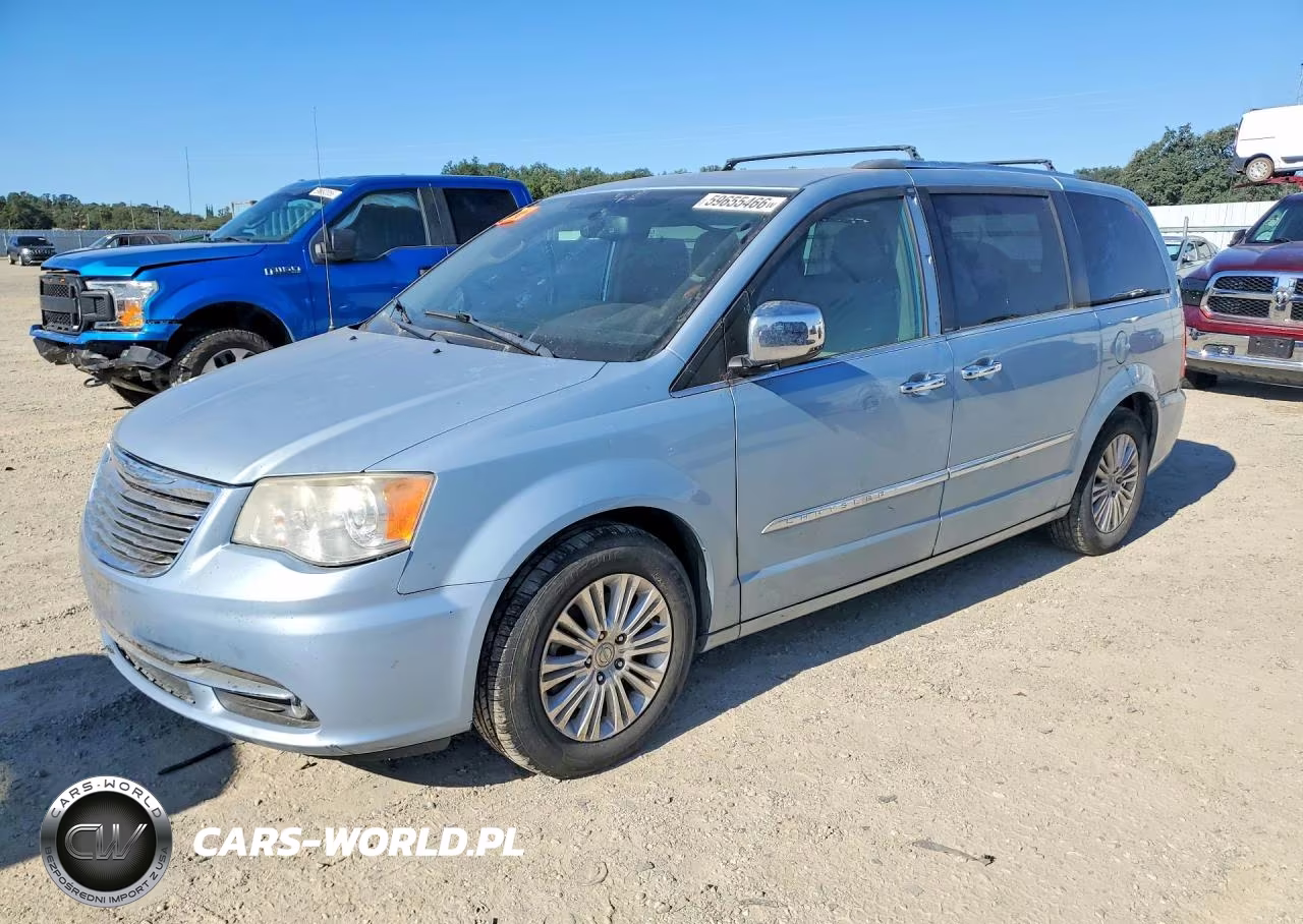 2013 Chrysler Town & Country Limited – zdjęcie 1 z 13