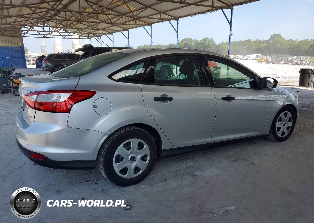 2012 Ford Focus S VIN:1FAHP3E28CL369773 - 3