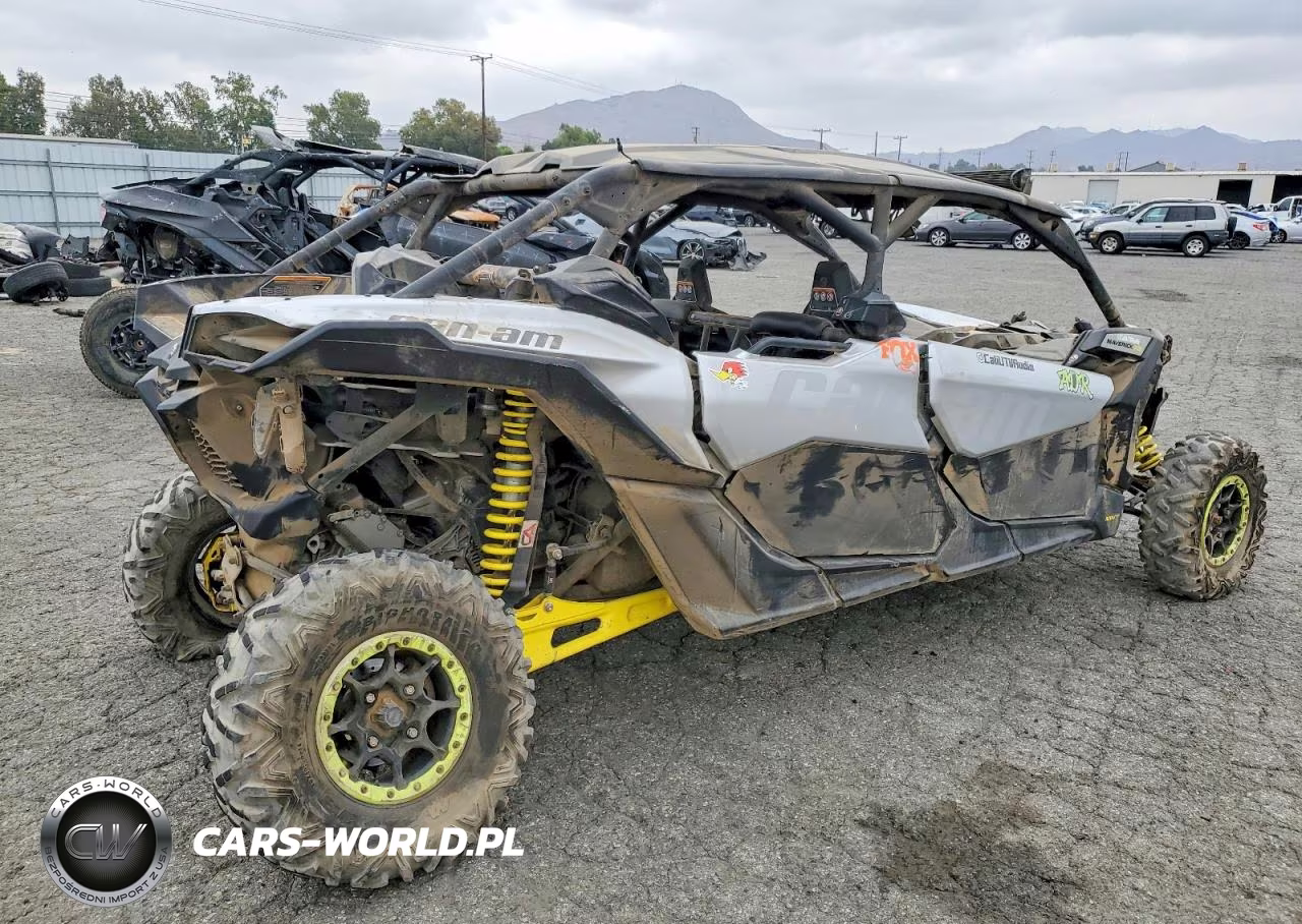 2018 Can-Am Maverick X3 Utility Vehicle VIN:3JBVMAY28JK000041 - 4