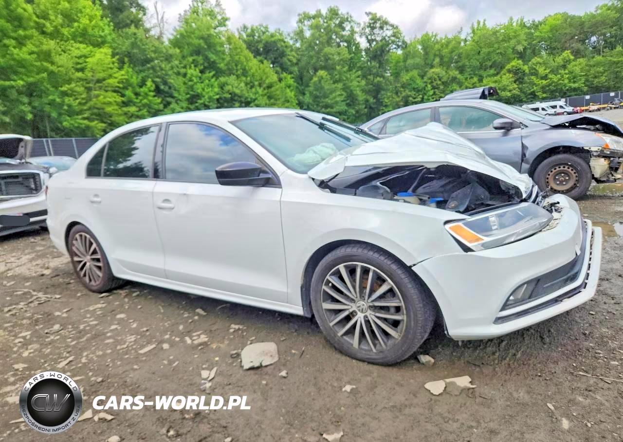 2016 Volkswagen Jetta Sport VIN:3VWB17AJ2GM264380 - 4