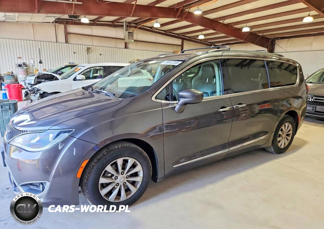 2017 Chrysler Pacifica Touring L – zdjęcie 1 z 13
