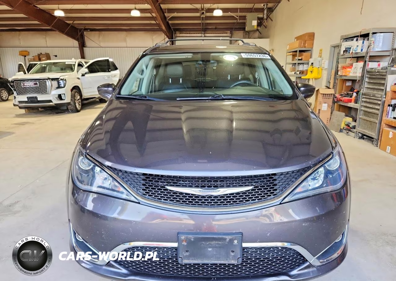2017 Chrysler Pacifica Touring L VIN:2C4RC1BGXHR644945 - 5