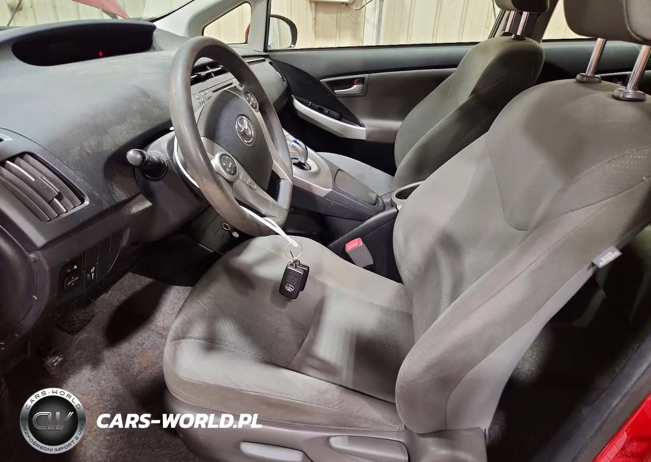2013 Toyota Prius Two VIN:JTDKN3DU3D5579566 - 7