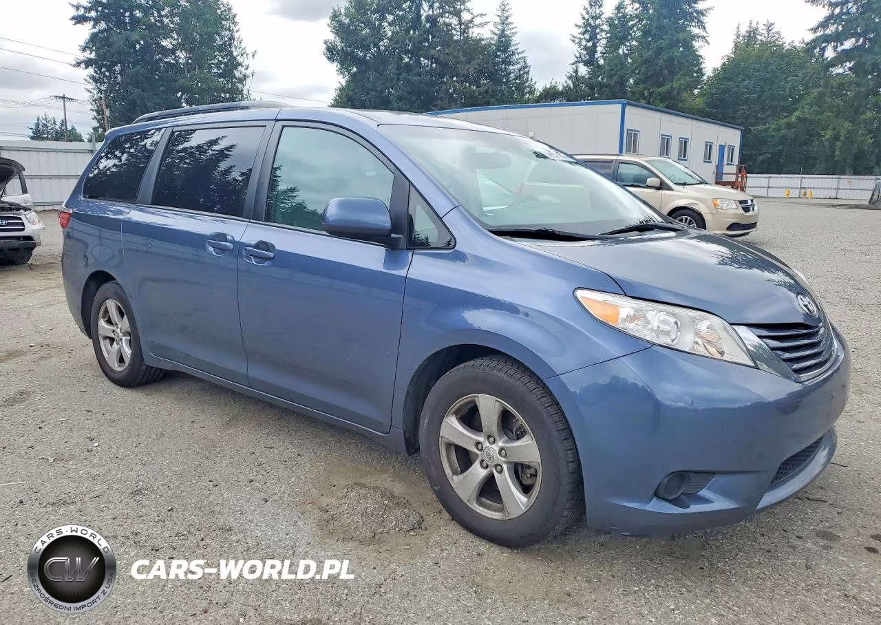 2015 Toyota Sienna Le VIN:5TDKK3DC2FS563503 - 4