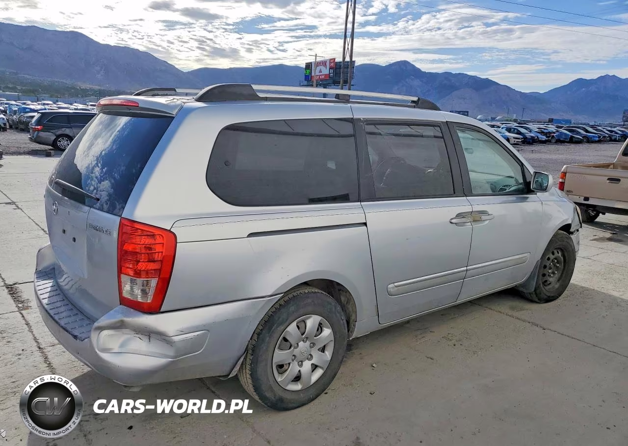 2008 Hyundai Entourage VIN:KNDMC233086046754 - 3