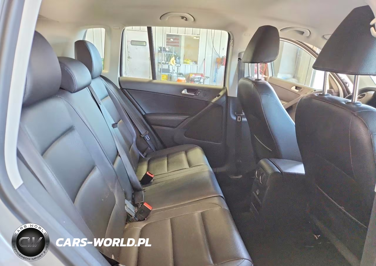 2016 Volkswagen Tiguan S VIN:WVGBV7AX0GW032514 - 11