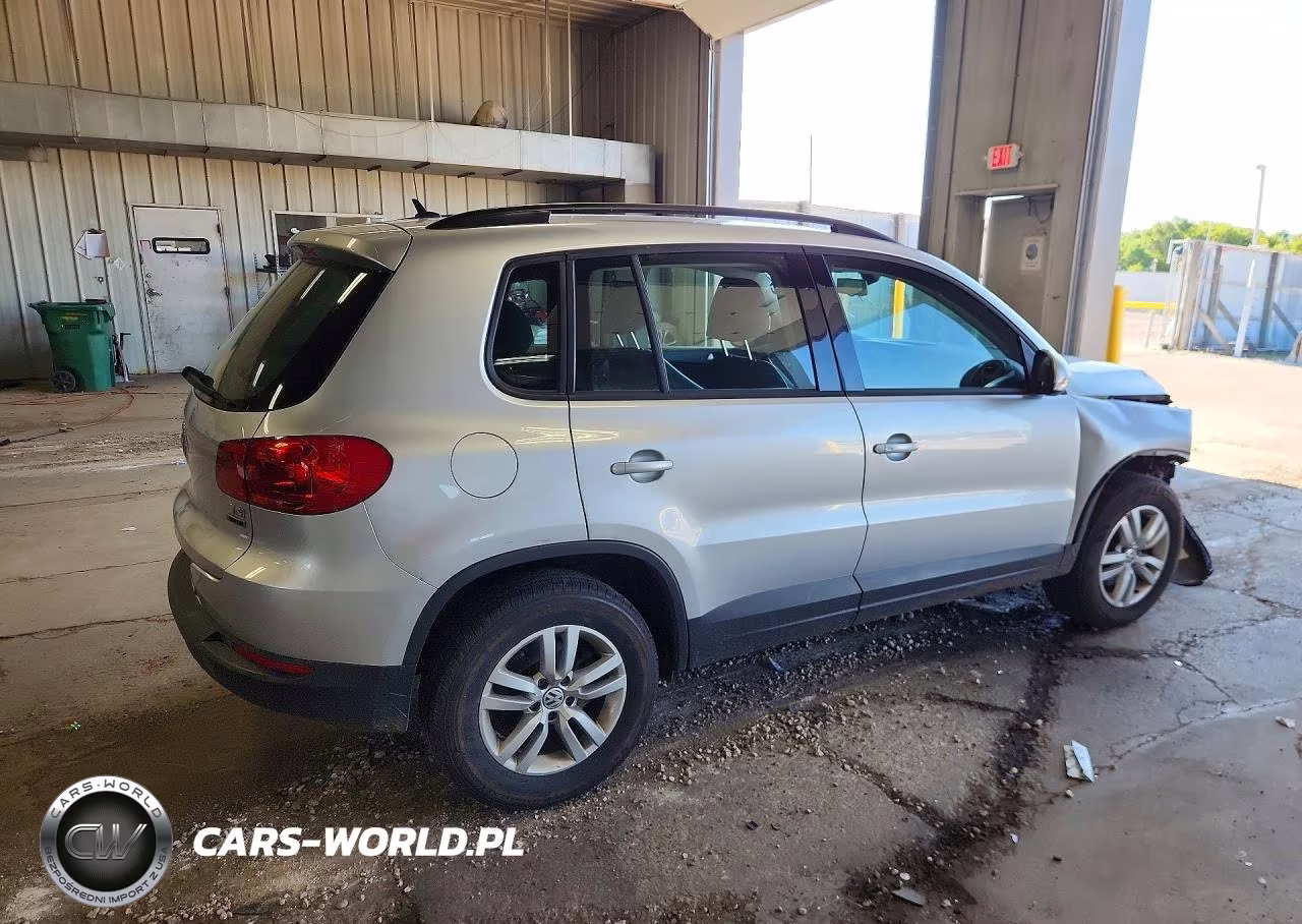 2016 Volkswagen Tiguan S VIN:WVGBV7AX0GW032514 - 3