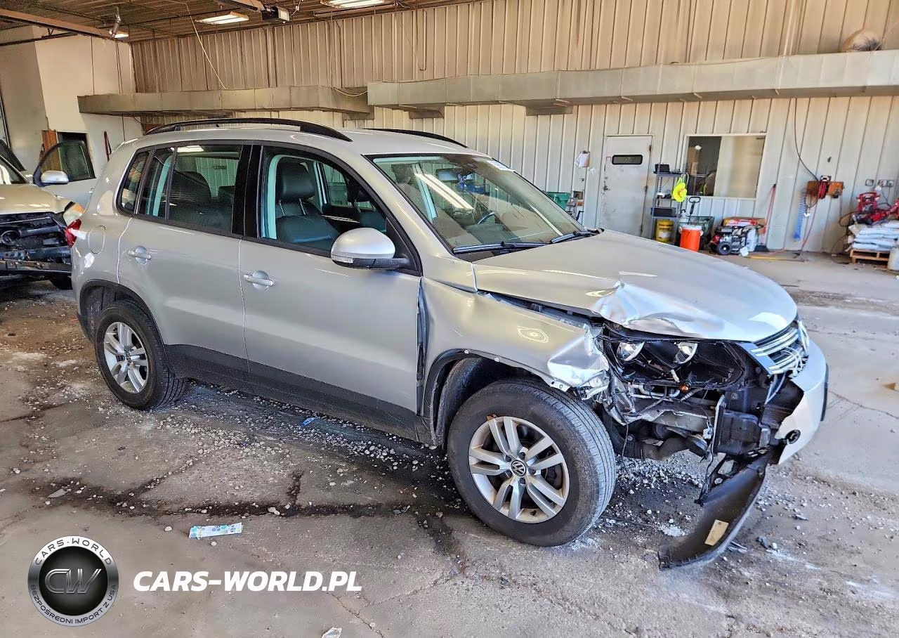 2016 Volkswagen Tiguan S VIN:WVGBV7AX0GW032514 - 4