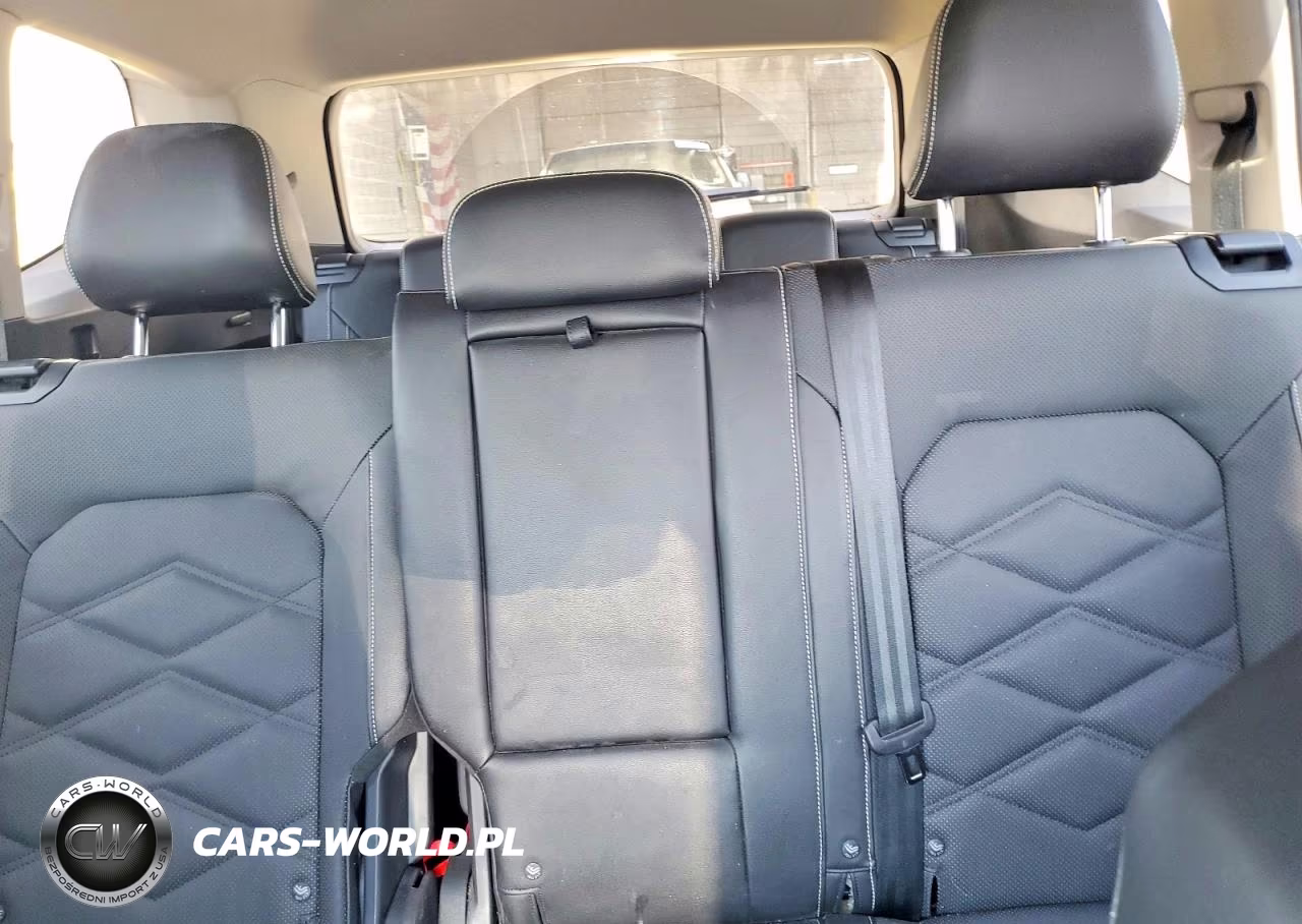 2024 Volkswagen Atlas Launch Model VIN:1V2LR2CAXRC503922 - 10
