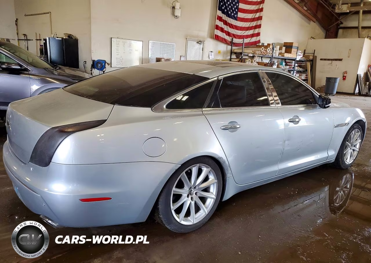 2011 Jaguar Xj VIN:SAJWA1CB6BLV14285 - 3