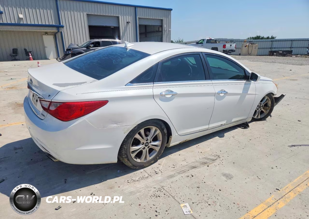 2011 Hyundai Sonata VIN:5NPEC4AB9BH303062 - 3