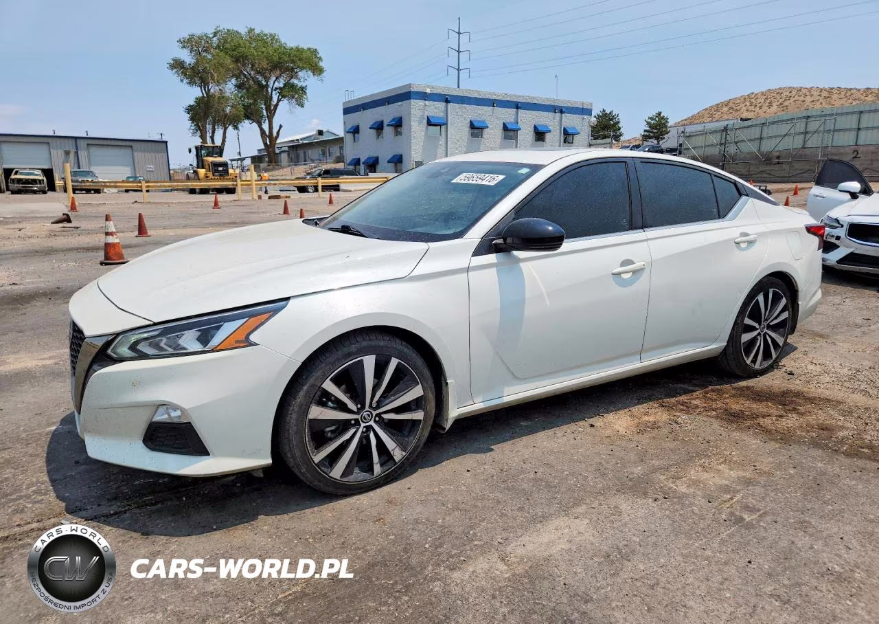 2022 Nissan Altima Sr