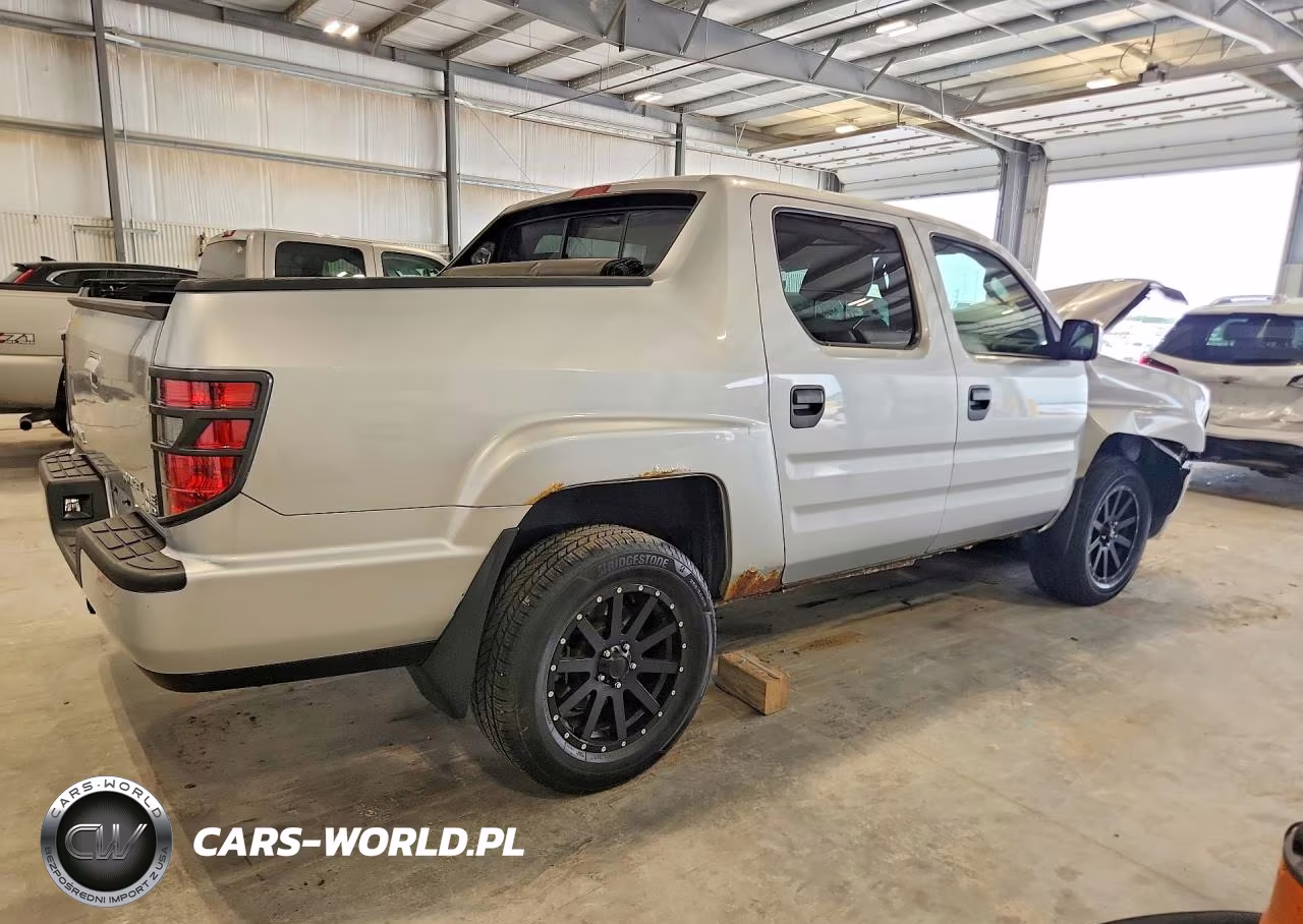 2013 Honda Ridgeline Sport VIN:5FPYK1F71DB018898 - 3