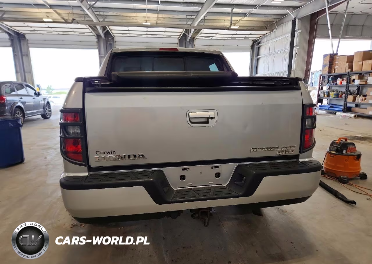 2013 Honda Ridgeline Sport VIN:5FPYK1F71DB018898 - 6