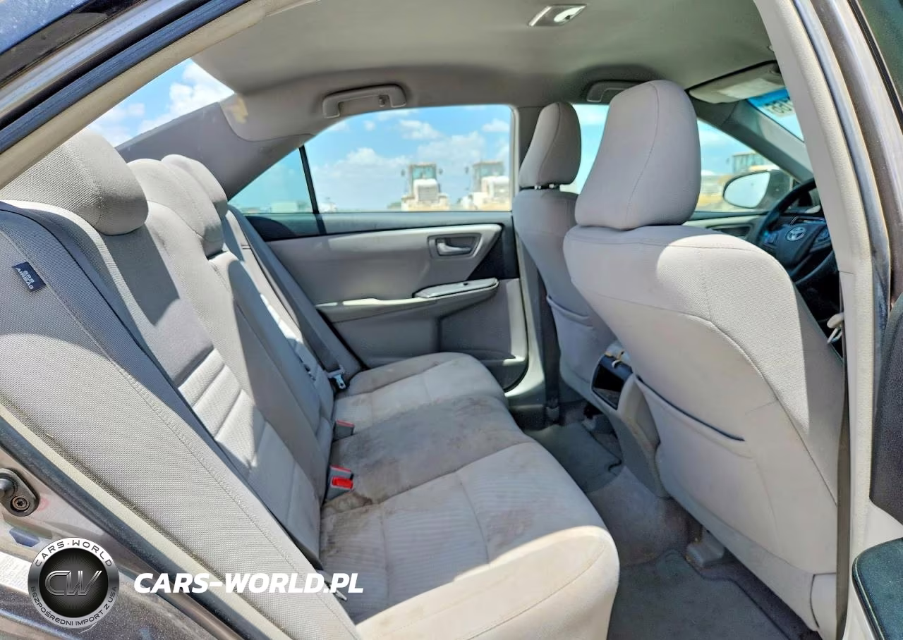 2017 Toyota Camry Le VIN:4T1BF1FK4HU413366 - 10