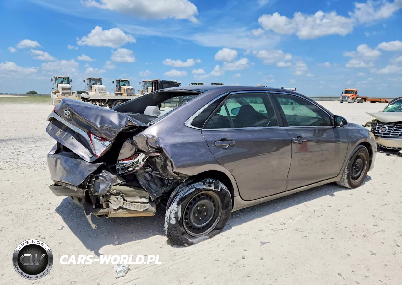 2017 Toyota Camry Le VIN:4T1BF1FK4HU413366 - 3
