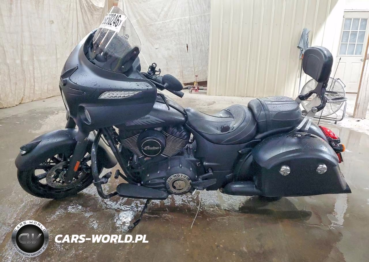 2018 Indian Motorcycle Co. Chieftain Dark Horse VIN:56KTCDAA6J3368664 - 3