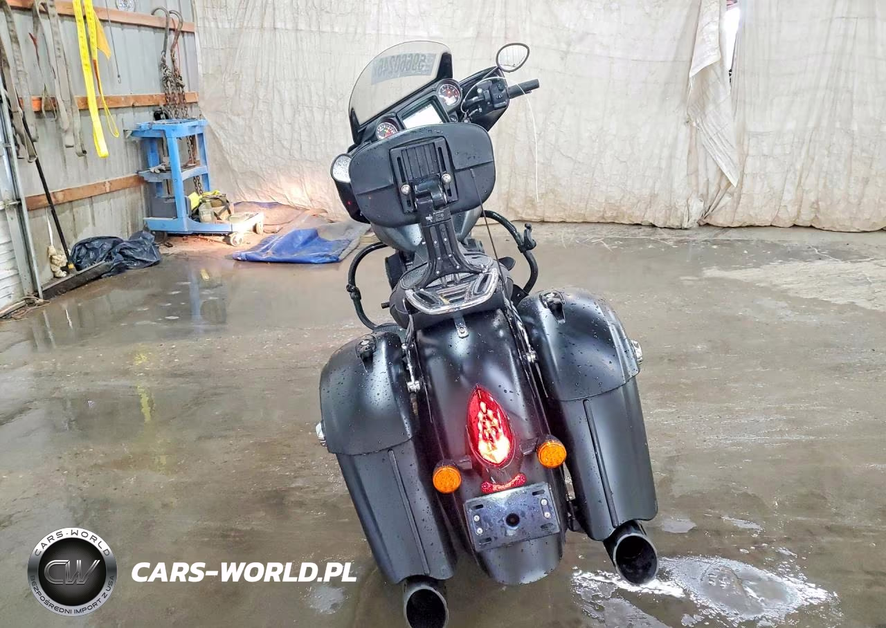 2018 Indian Motorcycle Co. Chieftain Dark Horse VIN:56KTCDAA6J3368664 - 4
