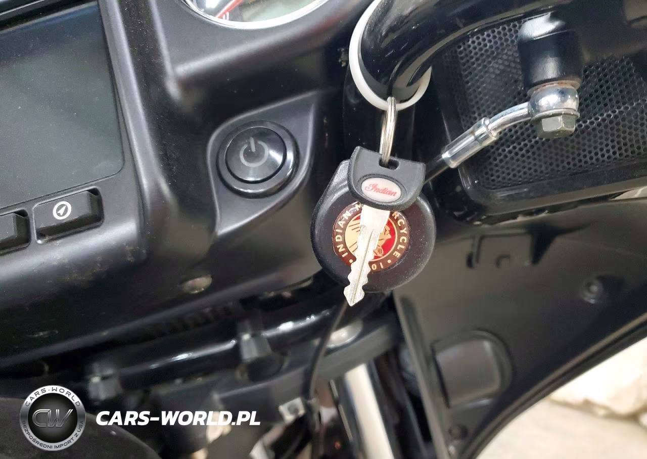 2018 Indian Motorcycle Co. Chieftain Dark Horse VIN:56KTCDAA6J3368664 - 8