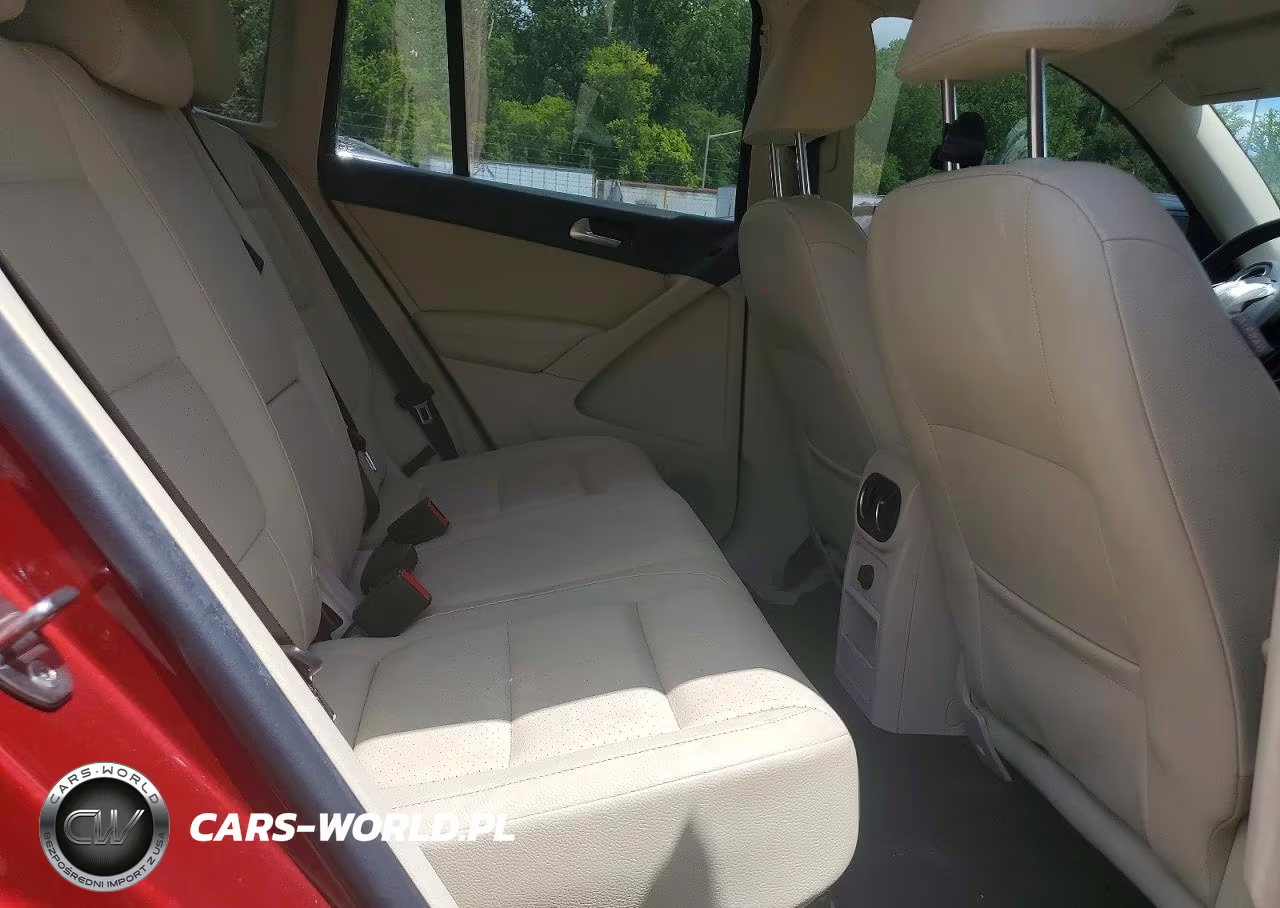 2016 Volkswagen Tiguan S VIN:WVGBV7AX0GW085603 - 10