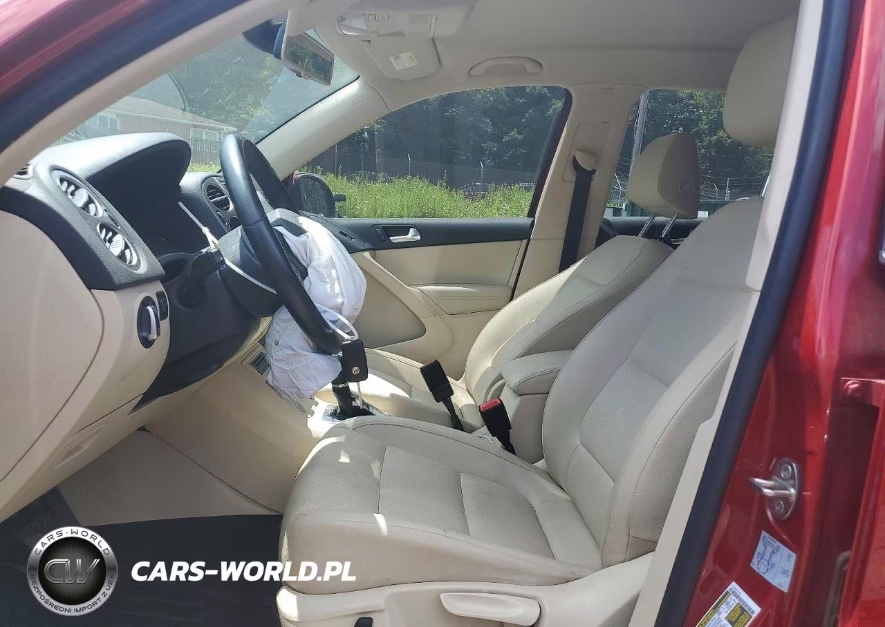 2016 Volkswagen Tiguan S VIN:WVGBV7AX0GW085603 - 7