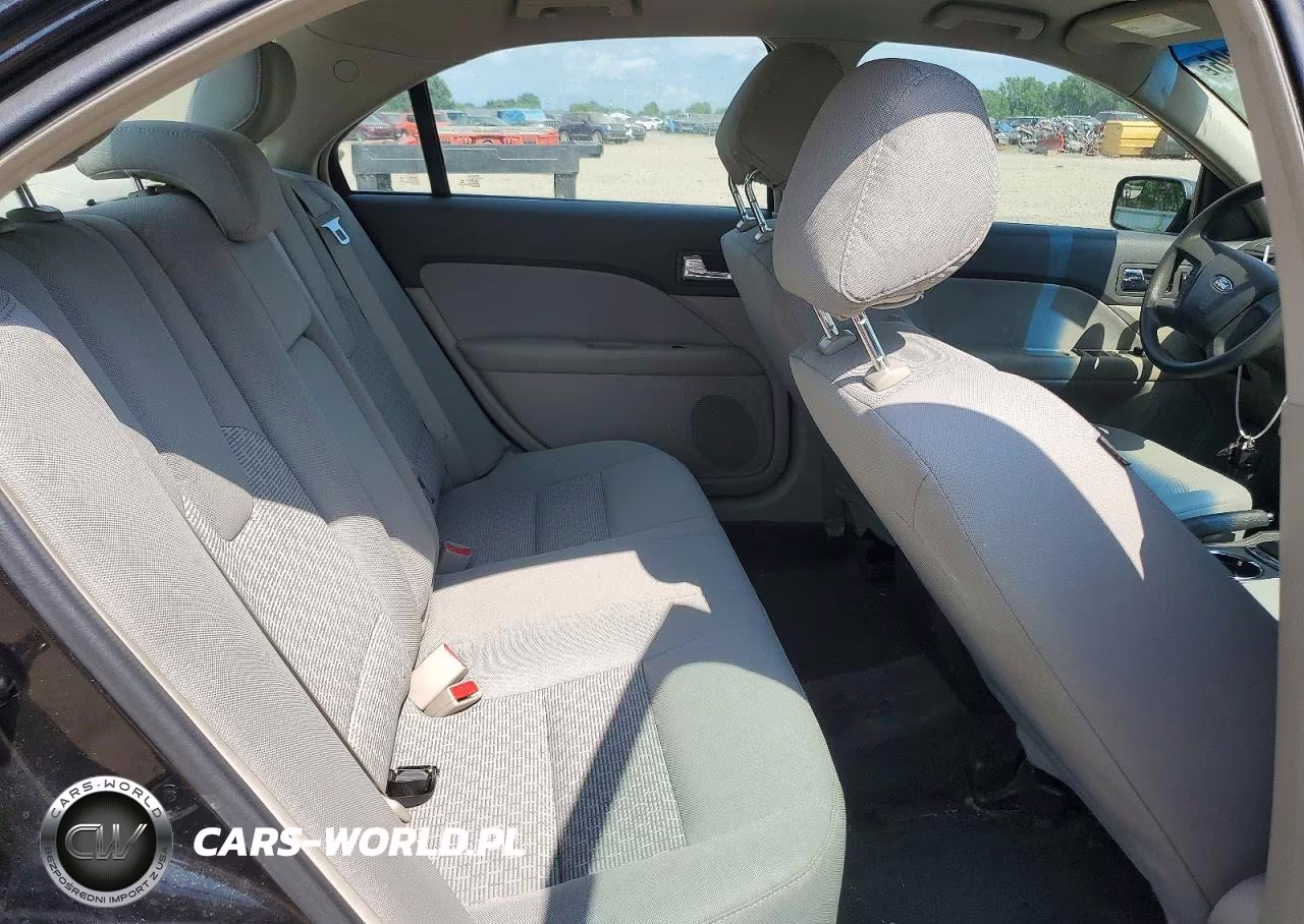 2012 Ford Fusion S VIN:3FAHP0GA0CR249194 - 10