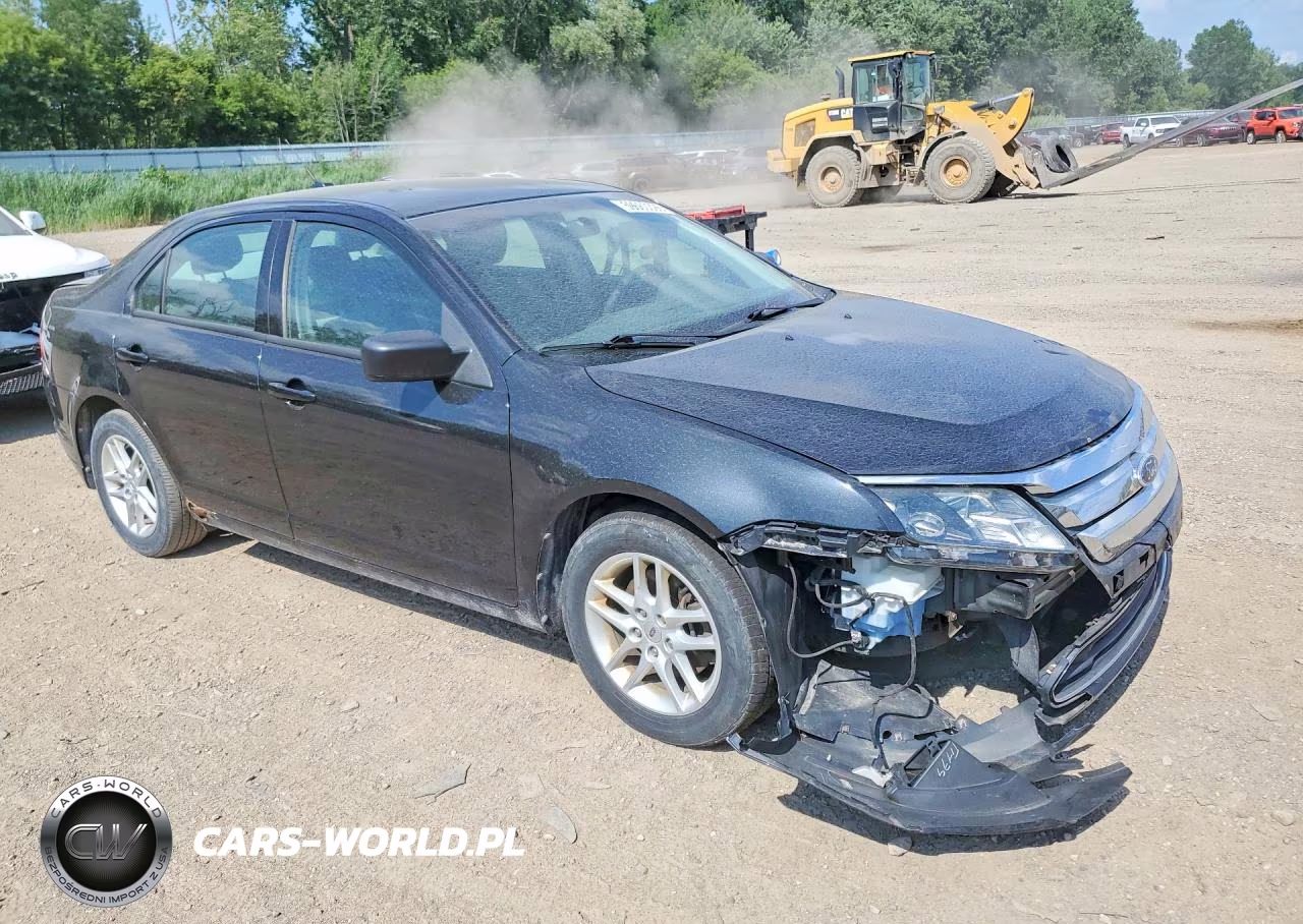 2012 Ford Fusion S VIN:3FAHP0GA0CR249194 - 4