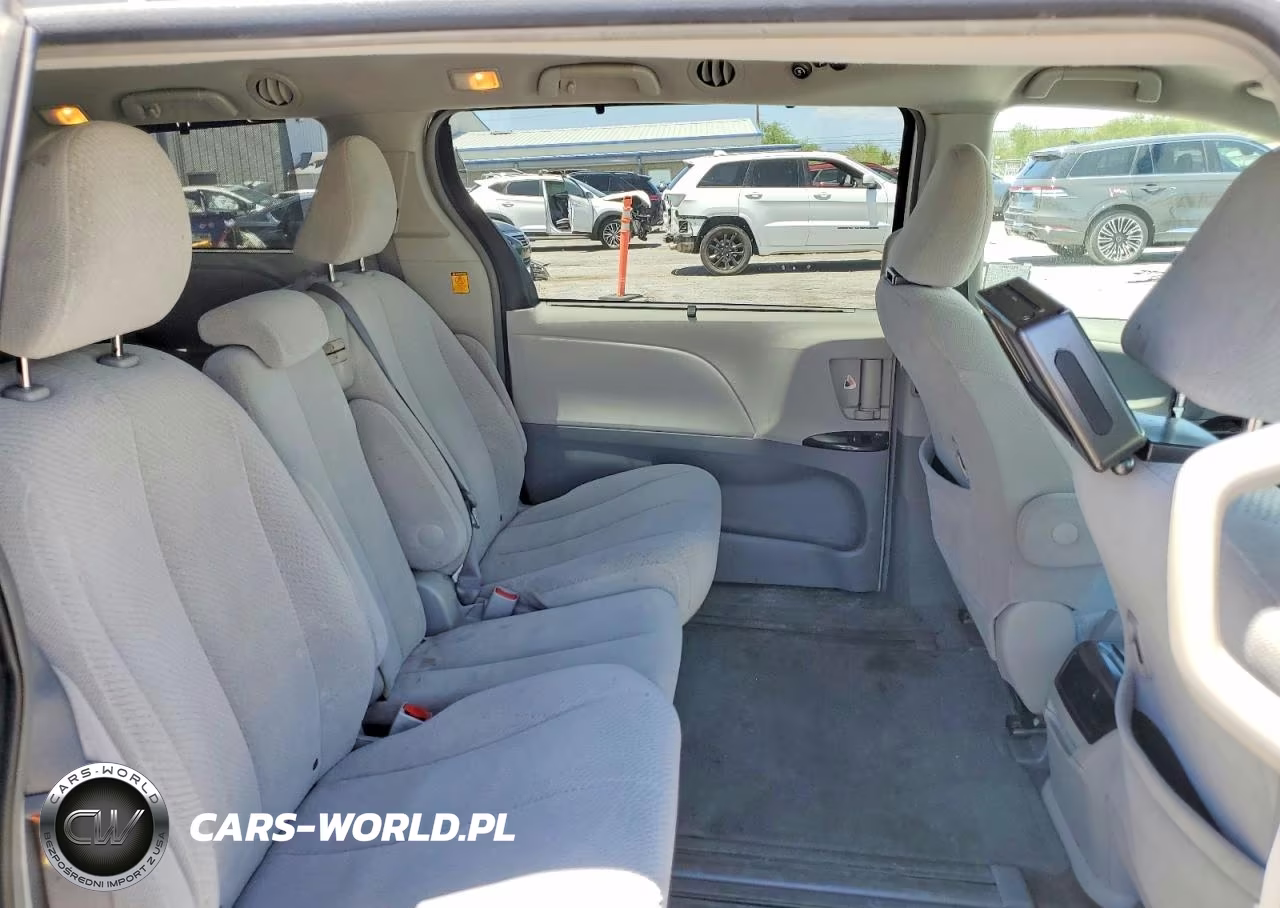 2011 Toyota Sienna Le VIN:5TDKK3DC1BS154578 - 11