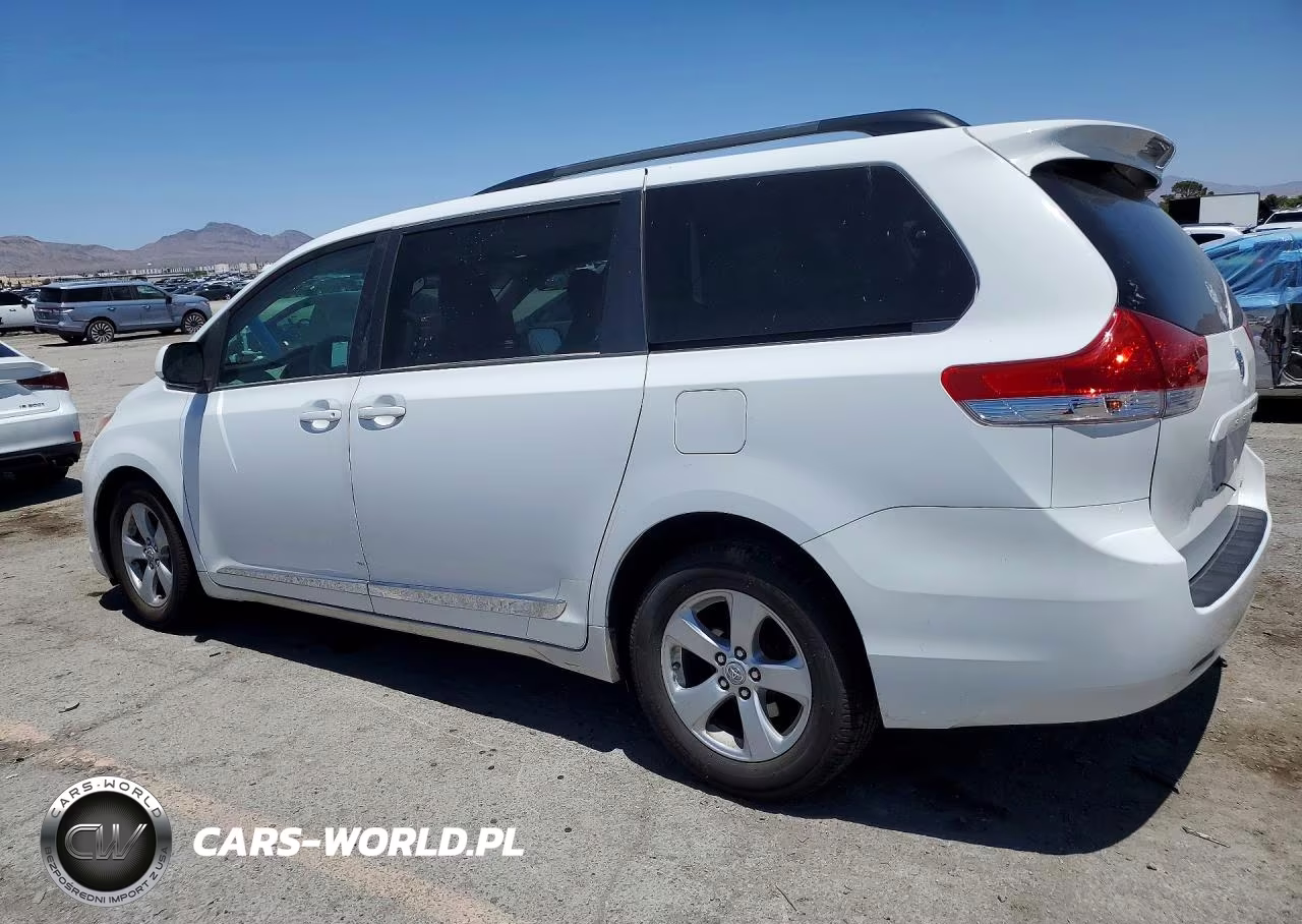 2011 Toyota Sienna Le VIN:5TDKK3DC1BS154578 - 2