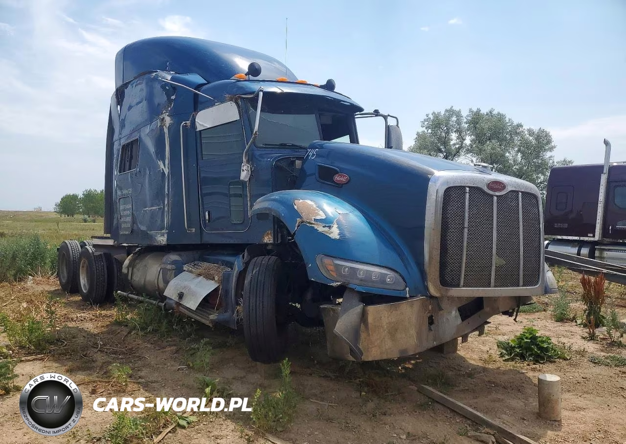 2014 Peterbilt 386 Semi Truck