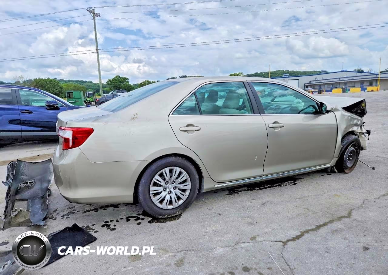 2014 Toyota Camry Le VIN:4T4BF1FK9ER395819 - 3