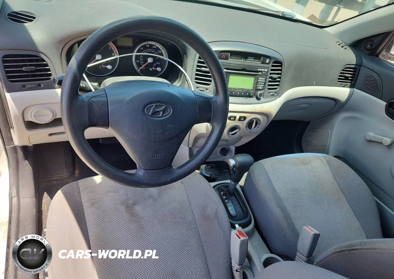 2008 Hyundai Accent Gls VIN:KMHCN46C68U227023 - 8