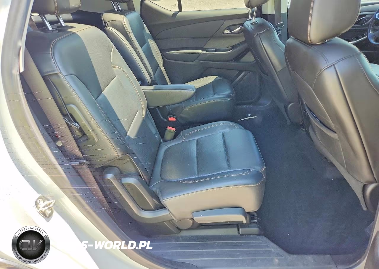 2021 Chevrolet Traverse Premier VIN:1GNEVKKW5MJ128486 - 11