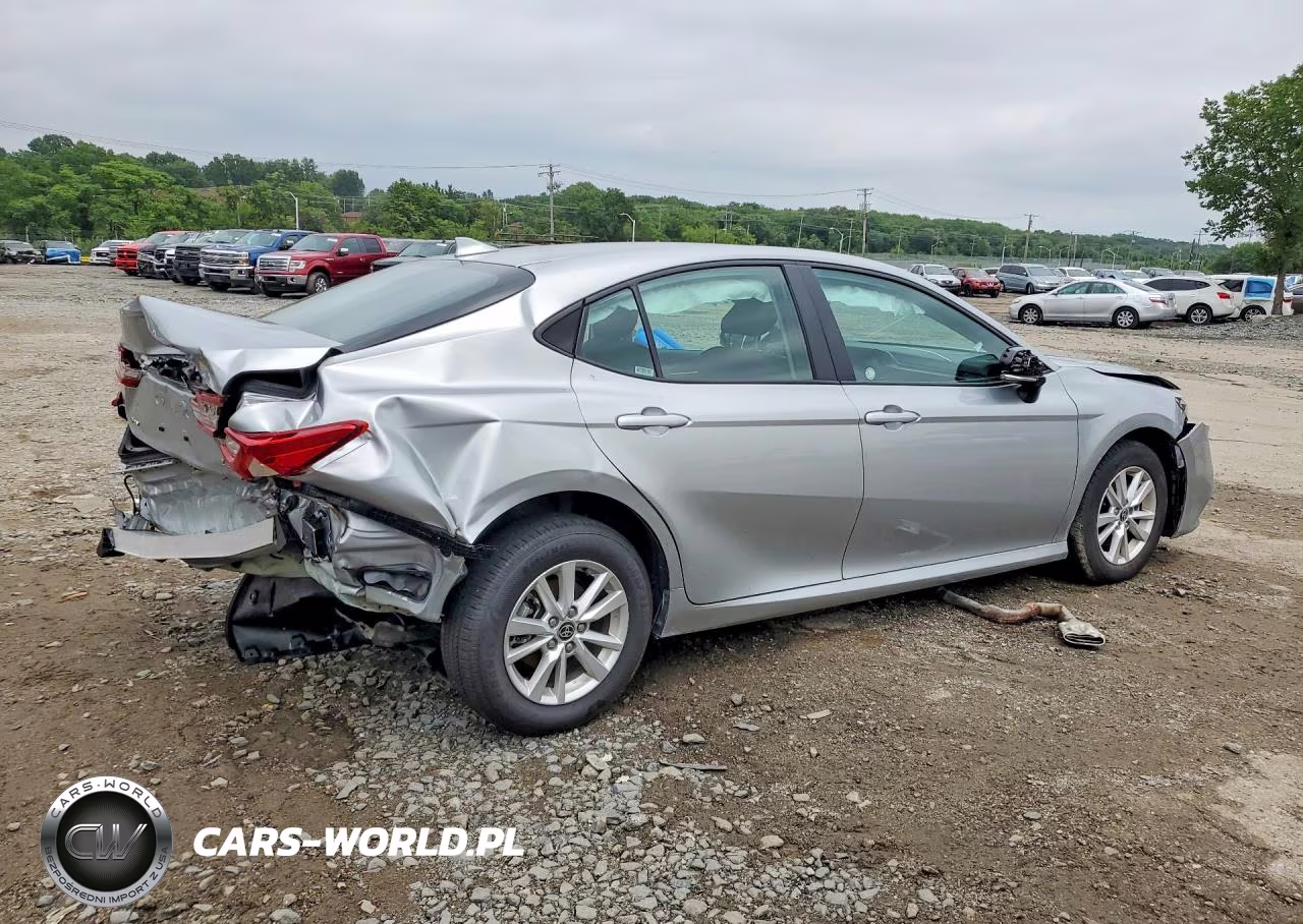 2025 Toyota Camry Le VIN:4T1DAACK0SU127758 - 3