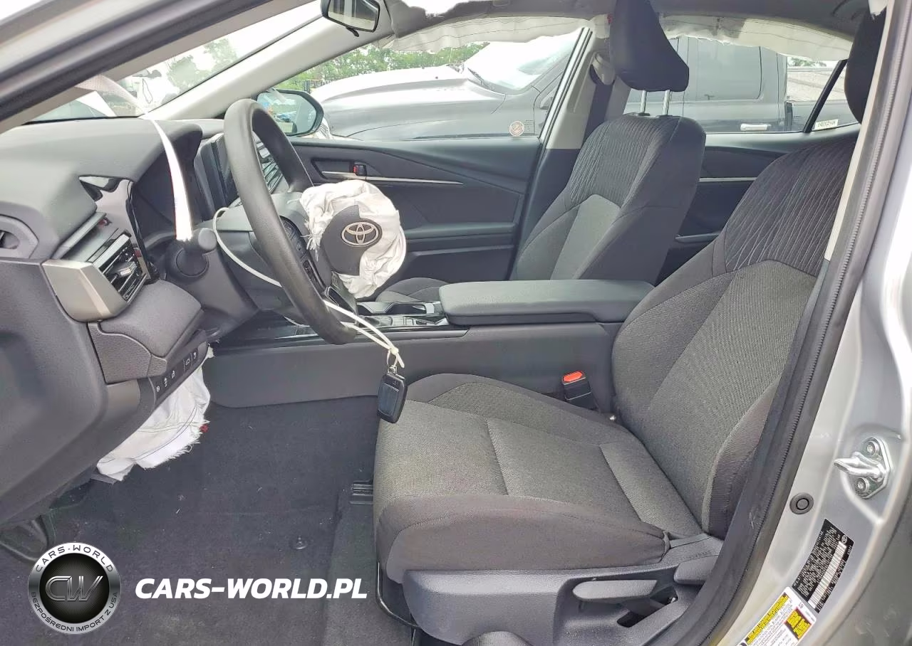 2025 Toyota Camry Le VIN:4T1DAACK0SU127758 - 7