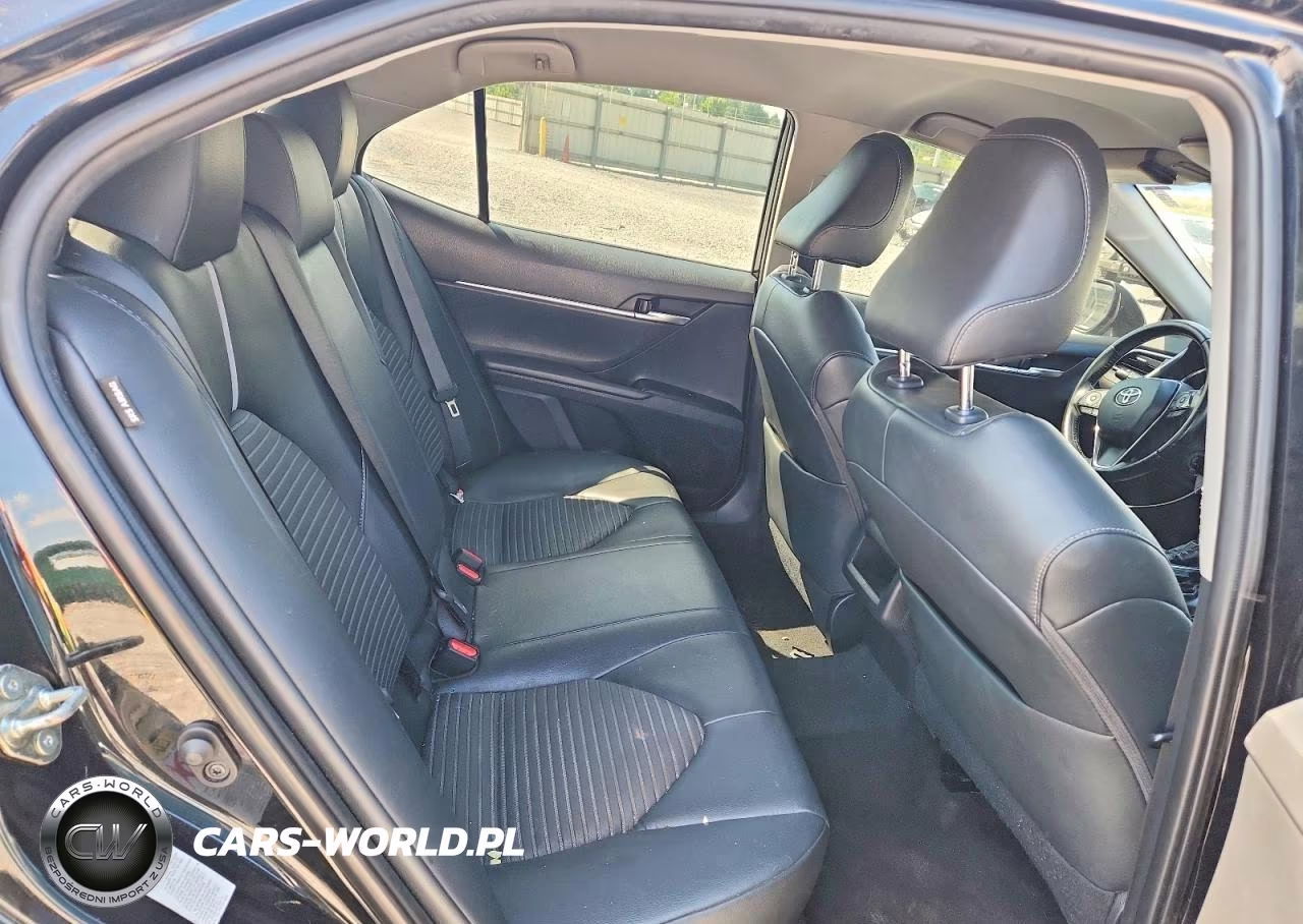 2018 Toyota Camry Se VIN:4T1B11HK0JU612187 - 10
