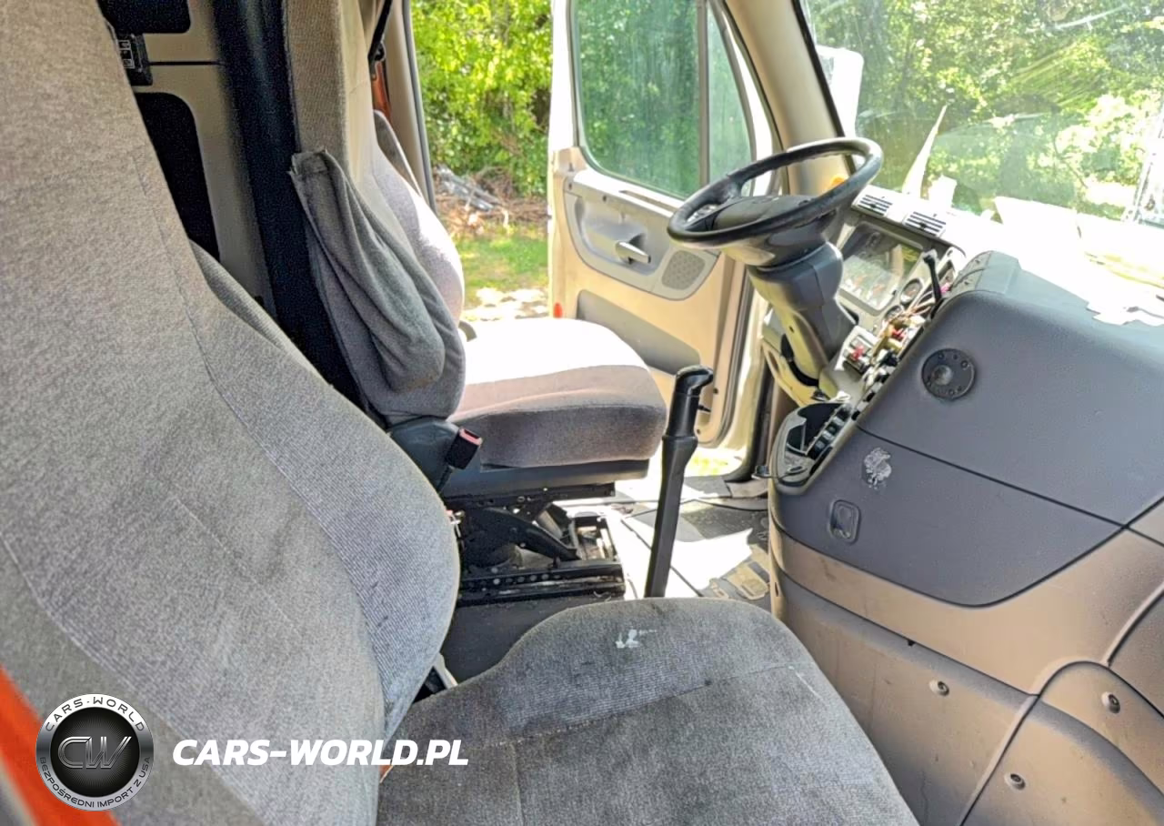 2017 Freightliner Cascadia 125 VIN:3AKJGLDR9HSJF4574 - 5