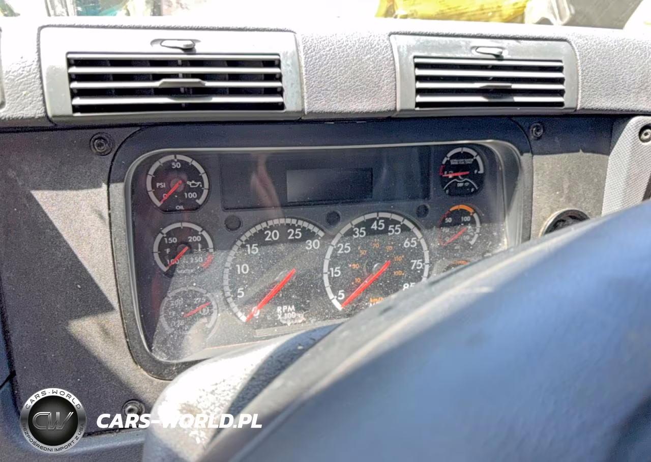 2017 Freightliner Cascadia 125 VIN:3AKJGLDR9HSJF4574 - 8