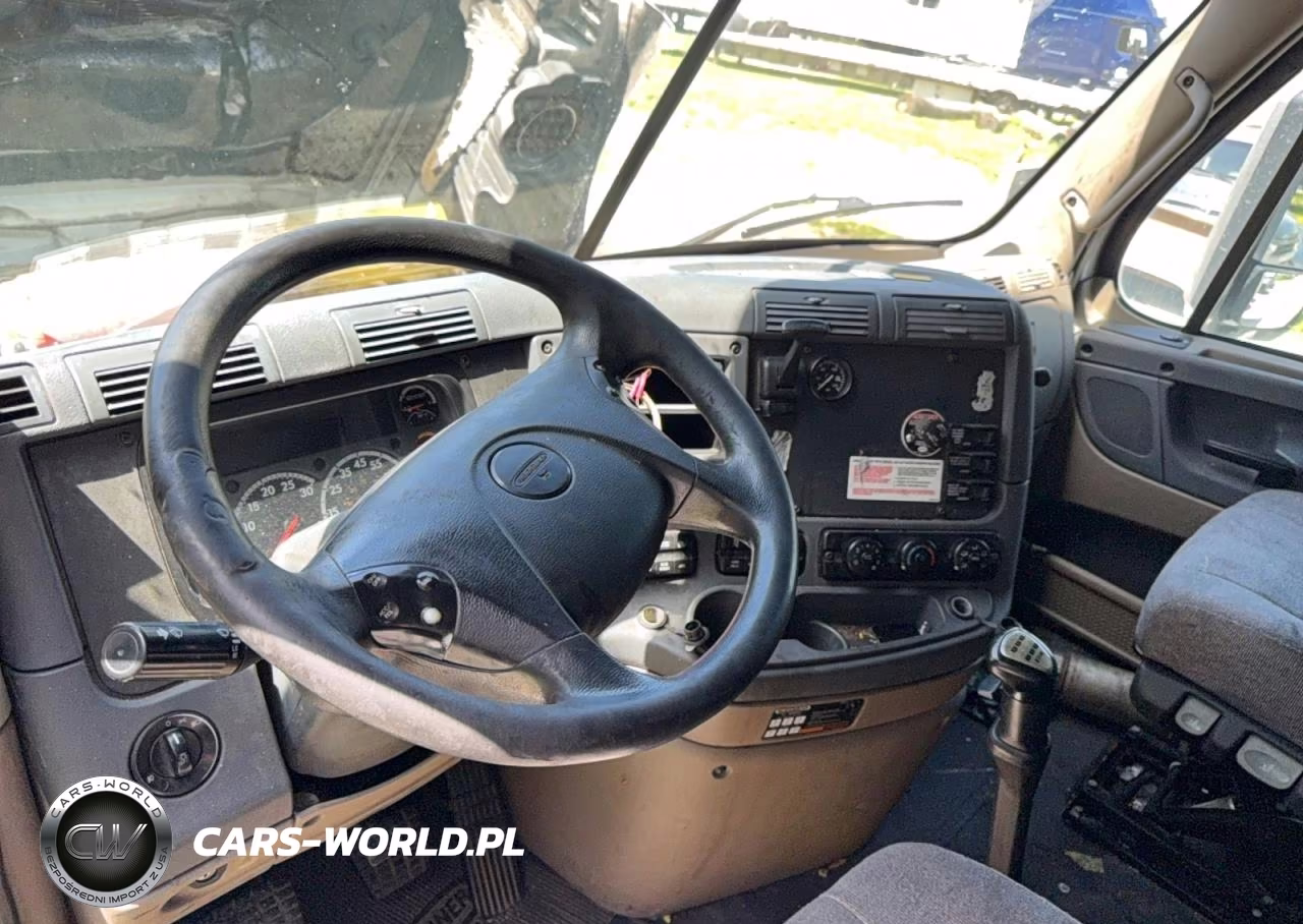 2017 Freightliner Cascadia 125 VIN:3AKJGLDR9HSJF4574 - 9