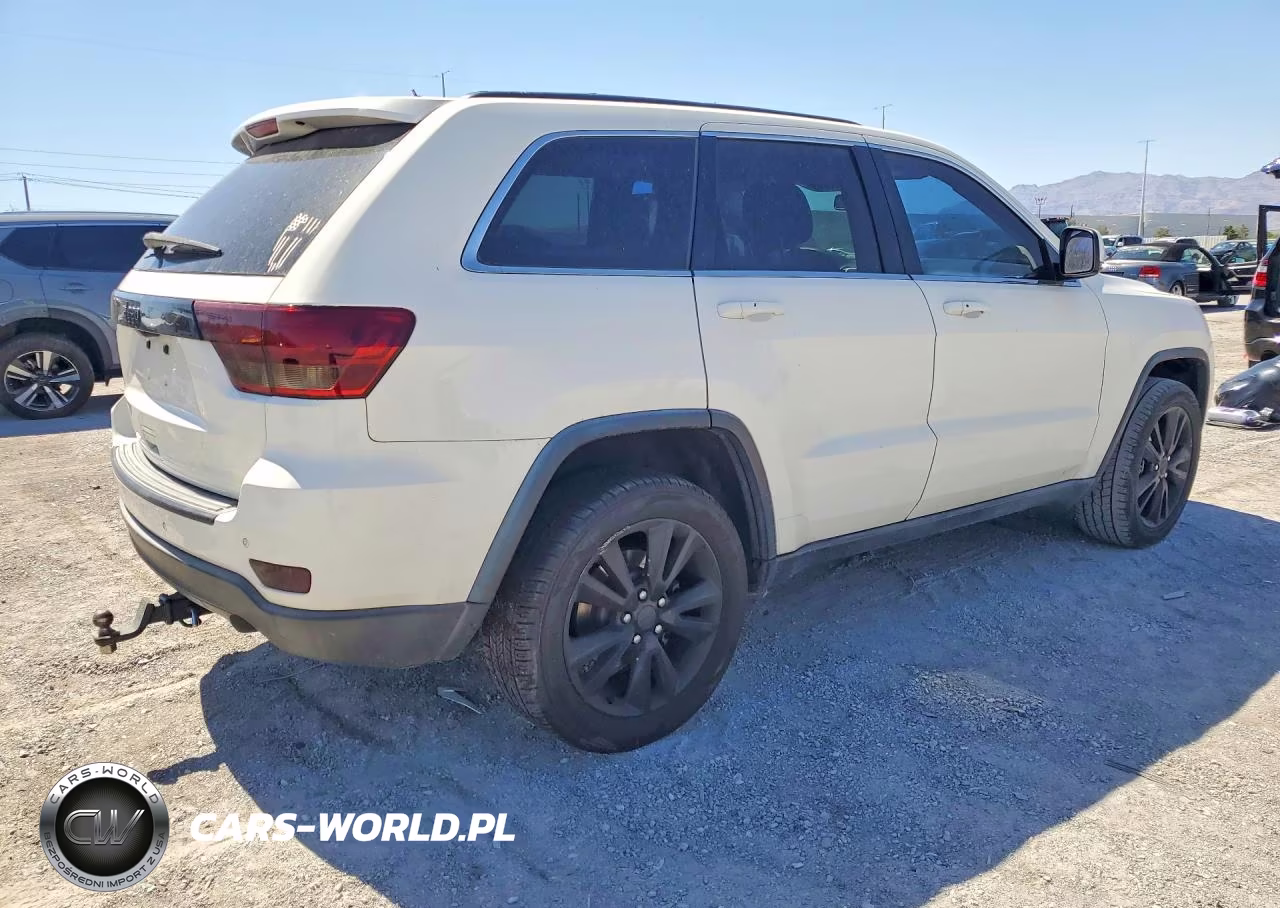 2012 Jeep Grand Cherokee Laredo VIN:1C4RJEAG6CC355920 - 3