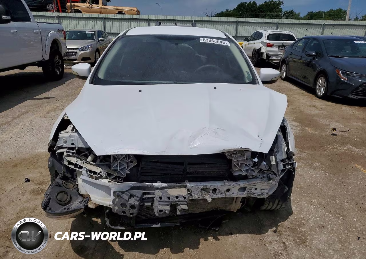 2016 Ford Focus Se VIN:1FADP3F27GL320163 - 5