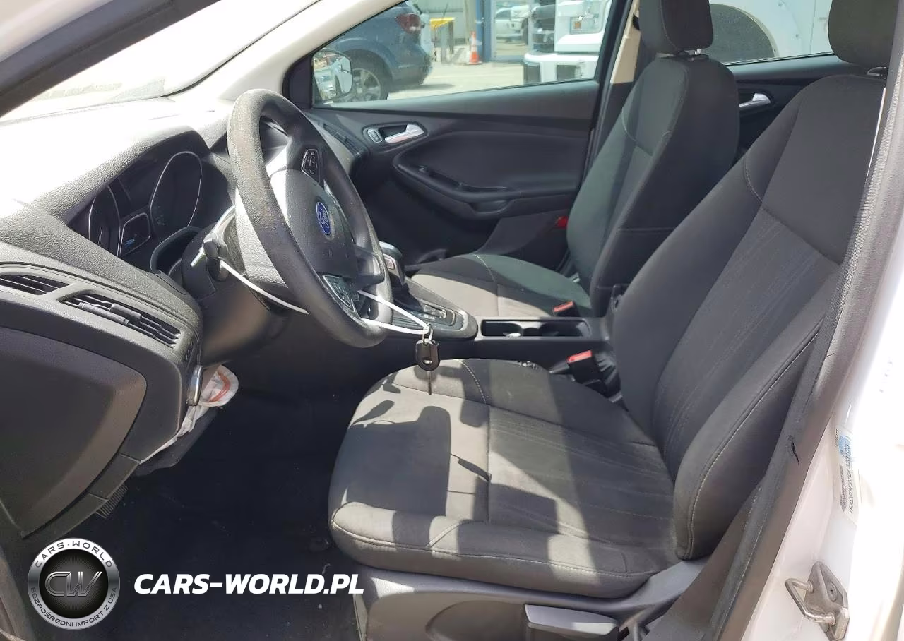 2016 Ford Focus Se VIN:1FADP3F27GL320163 - 7