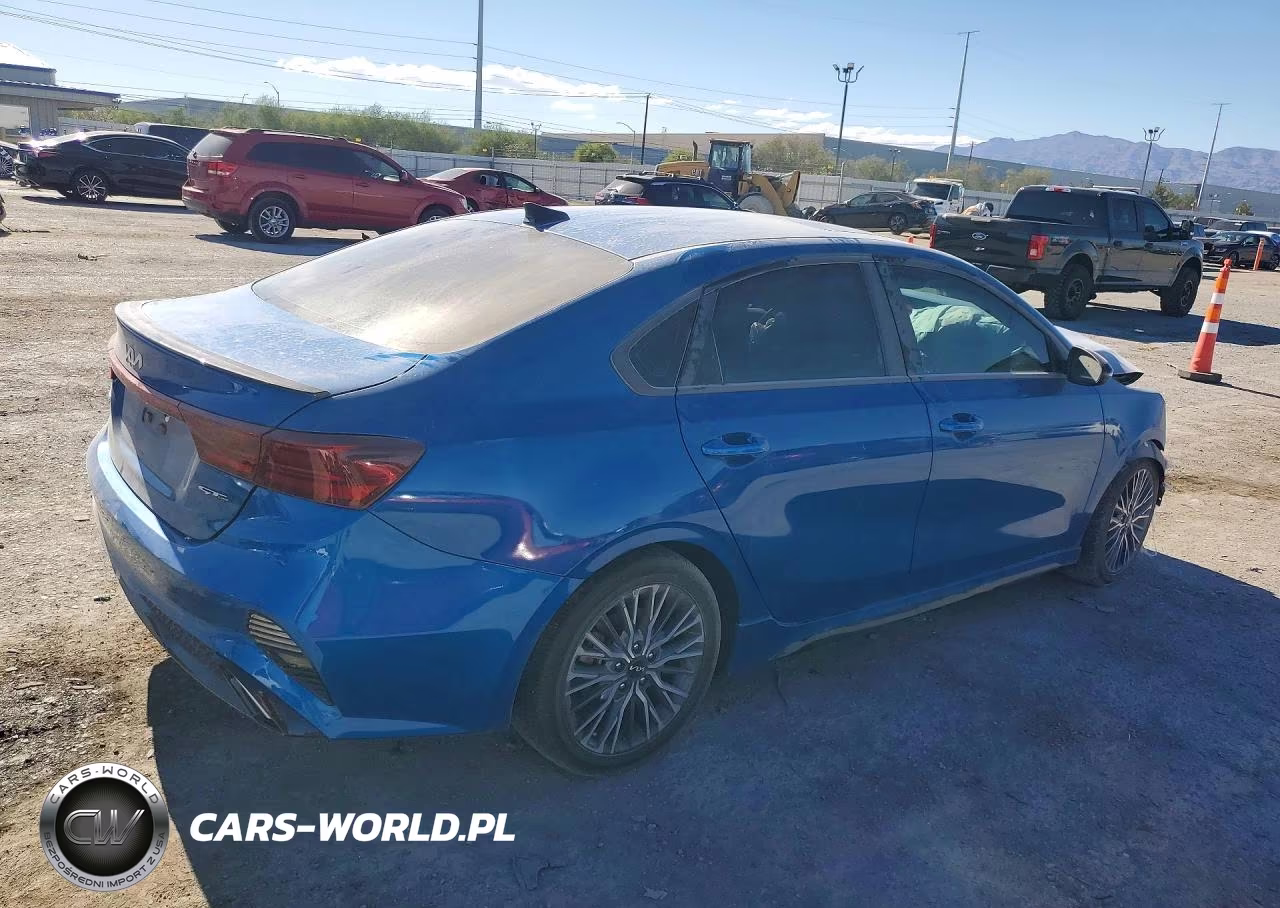 2022 Kia Forte Gt Line VIN:3KPF54AD4NE432030 - 3