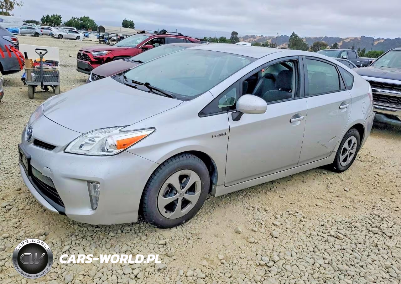 2014 Toyota Prius Three – zdjęcie 1 z 12