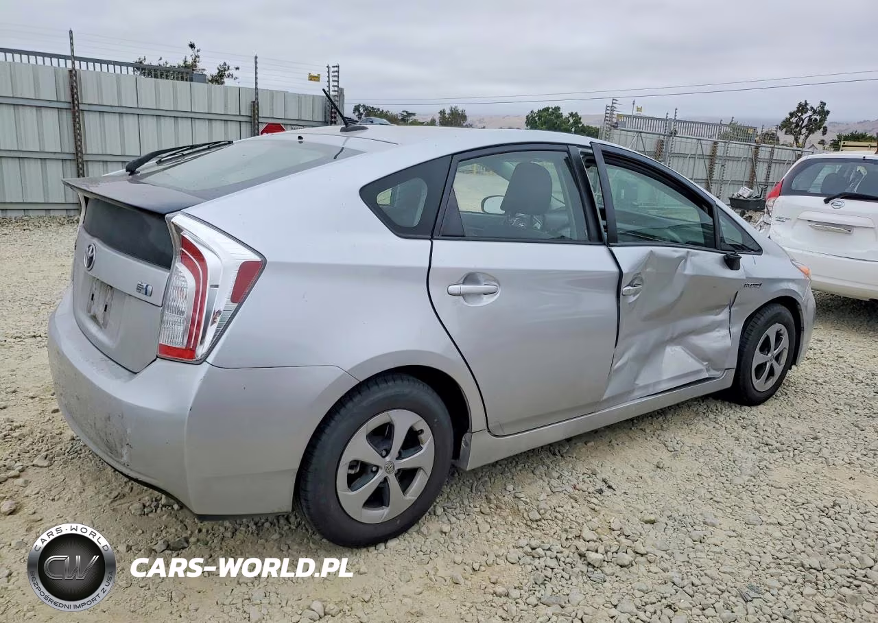 2014 Toyota Prius Three VIN:JTDKN3DU7E0378087 - 3