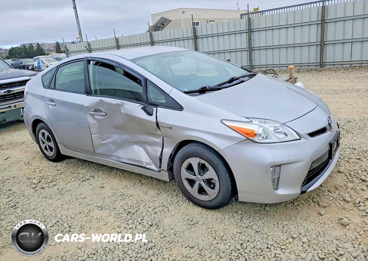 2014 Toyota Prius Three VIN:JTDKN3DU7E0378087 - 4