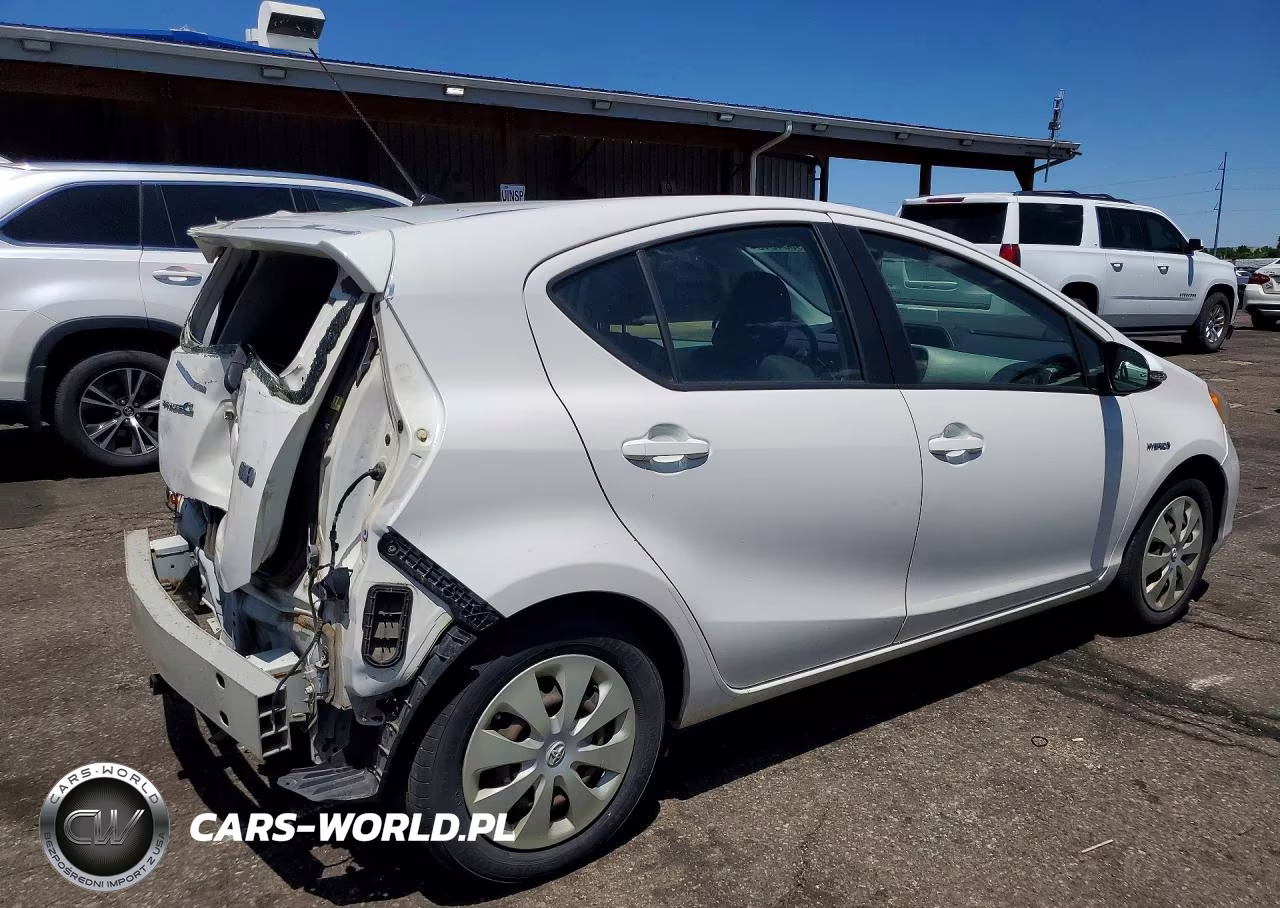 2012 Toyota Prius C Two VIN:JTDKDTB30C1506075 - 3