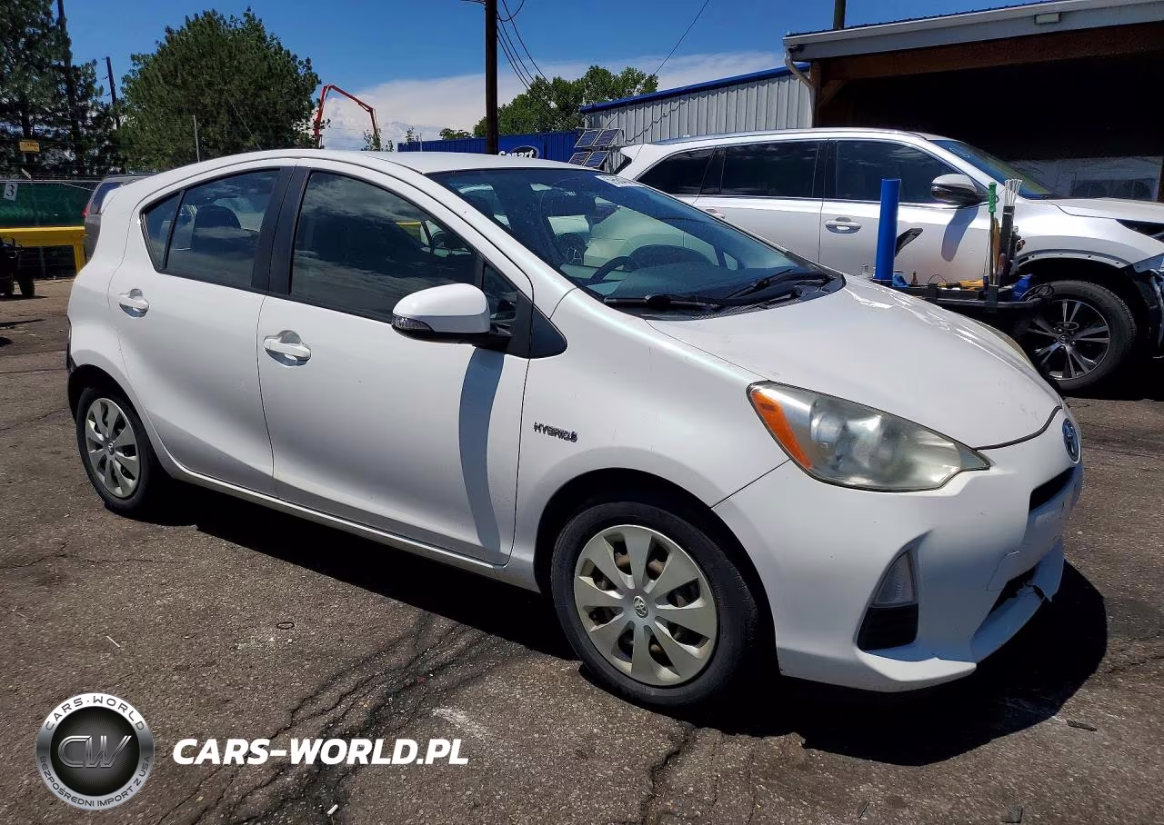 2012 Toyota Prius C Two VIN:JTDKDTB30C1506075 - 4